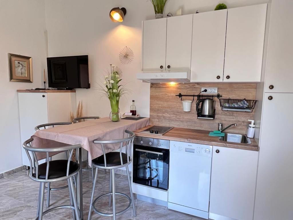 Apartments Valentinovo Klenovica Eksteriør billede