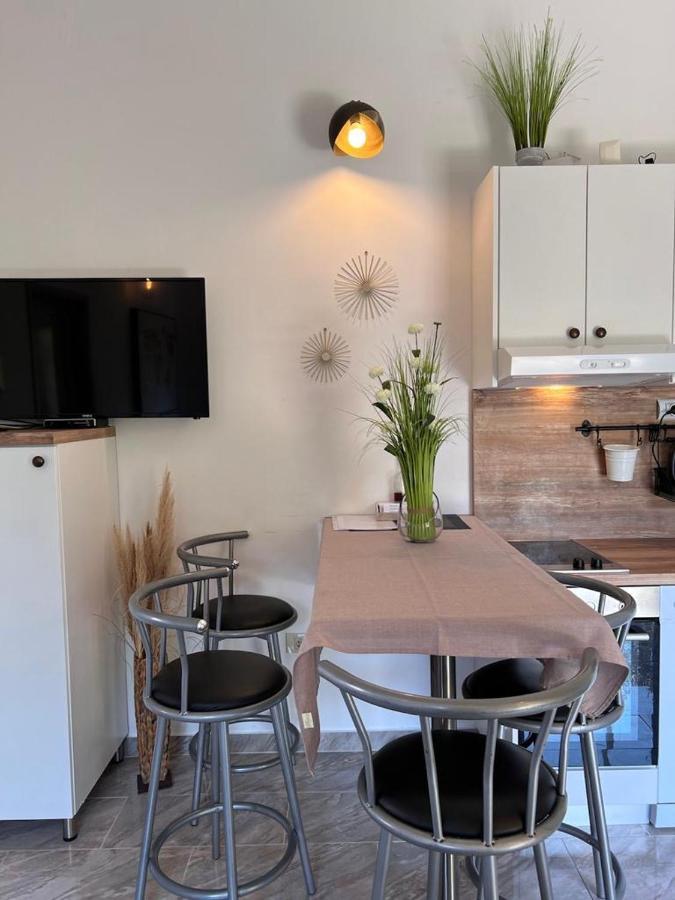 Apartments Valentinovo Klenovica Eksteriør billede